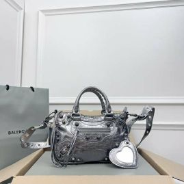 Picture of Burberry Lady Handbags _SKUfw143038621fw